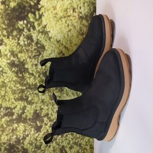 Sorel Black Hi-Line Chelsea Boots Size 10